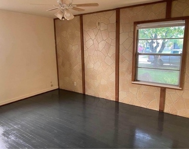 6406 Schiller Street - Photo Thumbnail 12