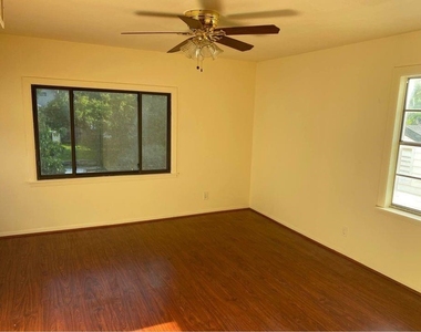 6406 Schiller Street - Photo Thumbnail 3