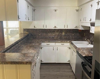 6406 Schiller Street - Photo Thumbnail 10
