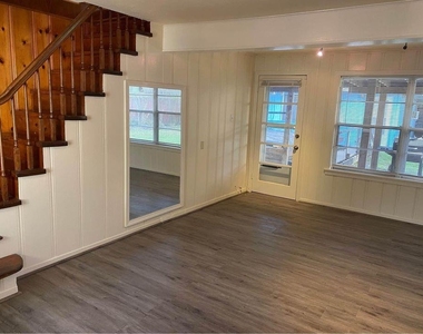 6406 Schiller Street - Photo Thumbnail 11