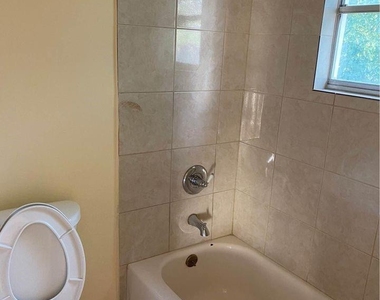 6406 Schiller Street - Photo Thumbnail 4