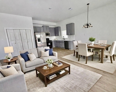 7989 Sunbury Street - Photo Thumbnail 3