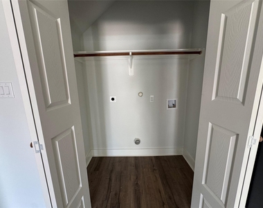 7989 Sunbury Street - Photo Thumbnail 15