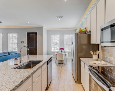 416 Sonata Street - Photo Thumbnail 5