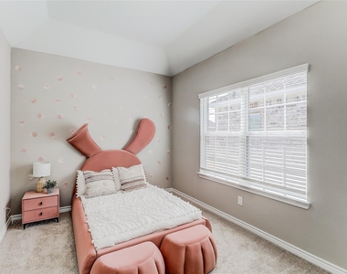 416 Sonata Street - Photo Thumbnail 12