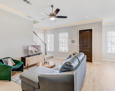 416 Sonata Street - Photo Thumbnail 2