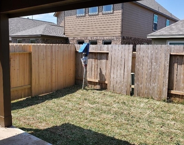 20710 Beeston Glade Lane - Photo Thumbnail 1