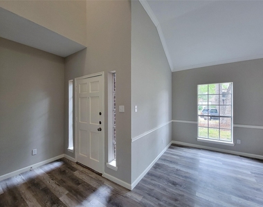 13522 Ryanwood Drive - Photo Thumbnail 4