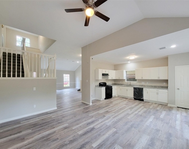 13522 Ryanwood Drive - Photo Thumbnail 15