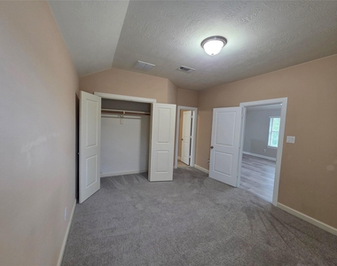 19415 Bronte Springs Court - Photo Thumbnail 34