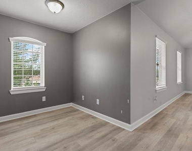 19415 Bronte Springs Court - Photo Thumbnail 30
