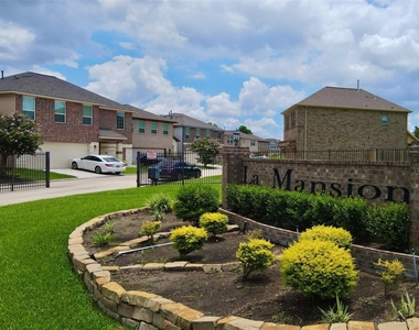 14603 Sanour Drive - Photo Thumbnail 3
