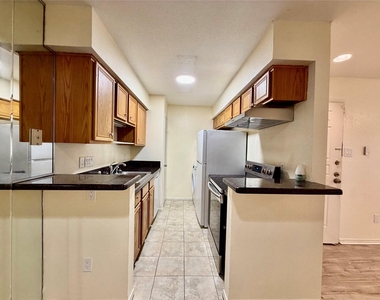 2120 Wilcrest Drive - Photo Thumbnail 13