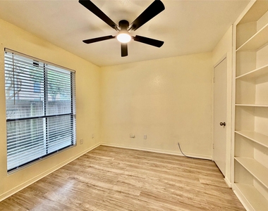 2120 Wilcrest Drive - Photo Thumbnail 17