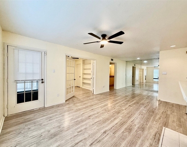 2120 Wilcrest Drive - Photo Thumbnail 6