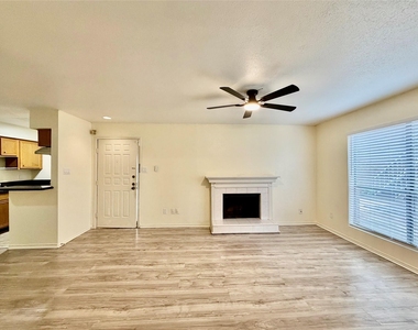 2120 Wilcrest Drive - Photo Thumbnail 9