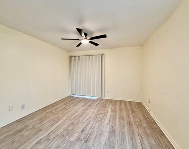 2120 Wilcrest Drive - Photo Thumbnail 23