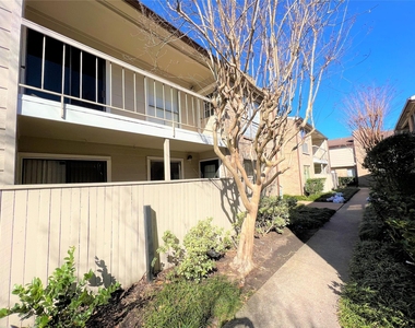 2120 Wilcrest Drive - Photo Thumbnail 31