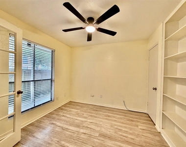 2120 Wilcrest Drive - Photo Thumbnail 20