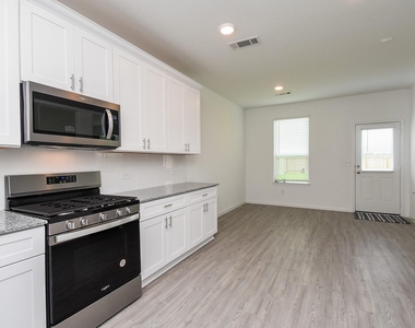 23923 Escardilla Drive - Photo Thumbnail 14