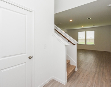 23923 Escardilla Drive - Photo Thumbnail 4