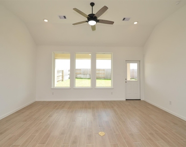 5631 Pearl Vista Drive - Photo Thumbnail 18