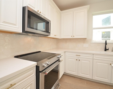 5631 Pearl Vista Drive - Photo Thumbnail 11