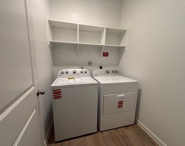 5631 Pearl Vista Drive - Photo Thumbnail 30