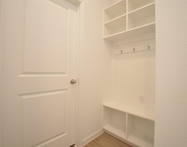 5631 Pearl Vista Drive - Photo Thumbnail 31