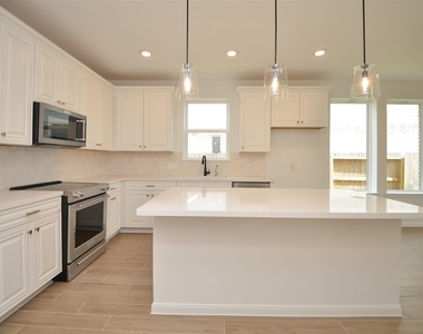 5631 Pearl Vista Drive - Photo Thumbnail 6