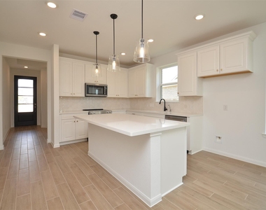 5631 Pearl Vista Drive - Photo Thumbnail 7