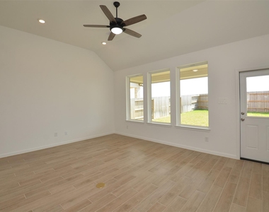 5631 Pearl Vista Drive - Photo Thumbnail 17