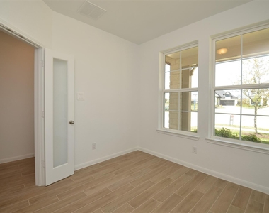 5631 Pearl Vista Drive - Photo Thumbnail 4