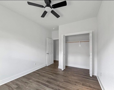 6010 Bobby Burns Street - Photo Thumbnail 15