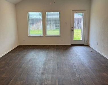 22446 N Gilded Peak Ln - Photo Thumbnail 7