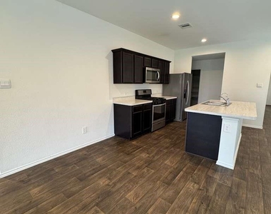 22446 N Gilded Peak Ln - Photo Thumbnail 19