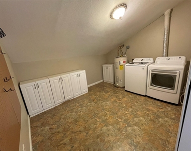 12315 Glenview Drive - Photo Thumbnail 16