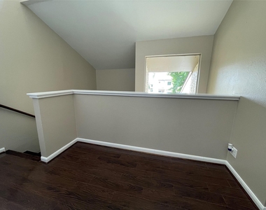 12315 Glenview Drive - Photo Thumbnail 20