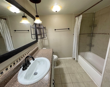 12315 Glenview Drive - Photo Thumbnail 21