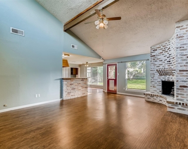 946 Mesa Terrace Drive - Photo Thumbnail 2