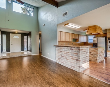 946 Mesa Terrace Drive - Photo Thumbnail 5