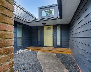 946 Mesa Terrace Drive - Photo Thumbnail 1