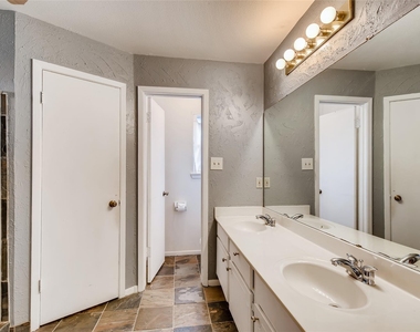 946 Mesa Terrace Drive - Photo Thumbnail 13