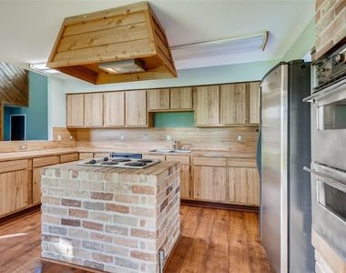 946 Mesa Terrace Drive - Photo Thumbnail 6