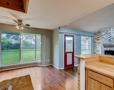 946 Mesa Terrace Drive - Photo Thumbnail 9