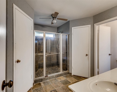 946 Mesa Terrace Drive - Photo Thumbnail 12