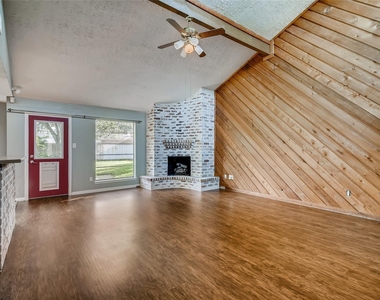 946 Mesa Terrace Drive - Photo Thumbnail 3
