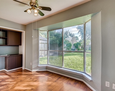 946 Mesa Terrace Drive - Photo Thumbnail 17