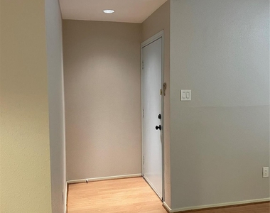 7950 N Stadium Drive - Photo Thumbnail 8