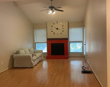 7950 N Stadium Drive - Photo Thumbnail 1